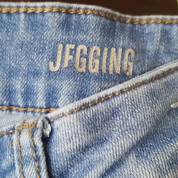 Jeans - Picture 2 of 4